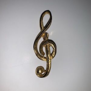 gold treble clef cloths pin